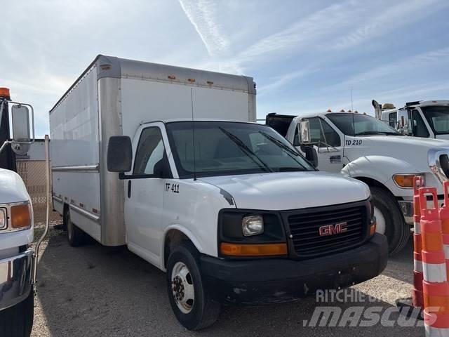 GMC Savana Furgons