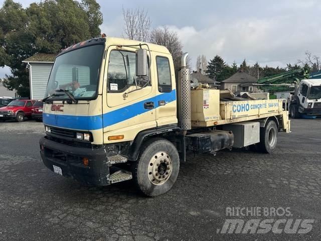 GMC T7500 Kravas mašīna- betona sūknis