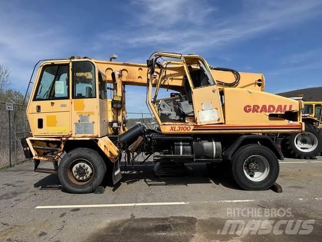 Gradall XL3100 Ekskavatori uz riteņiem