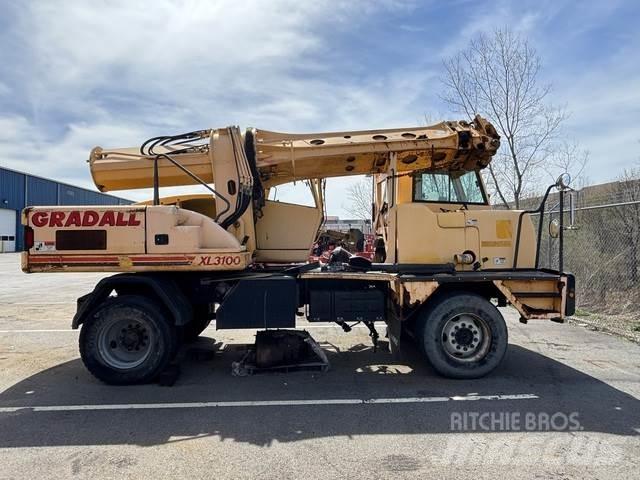 Gradall XL3100 Ekskavatori uz riteņiem