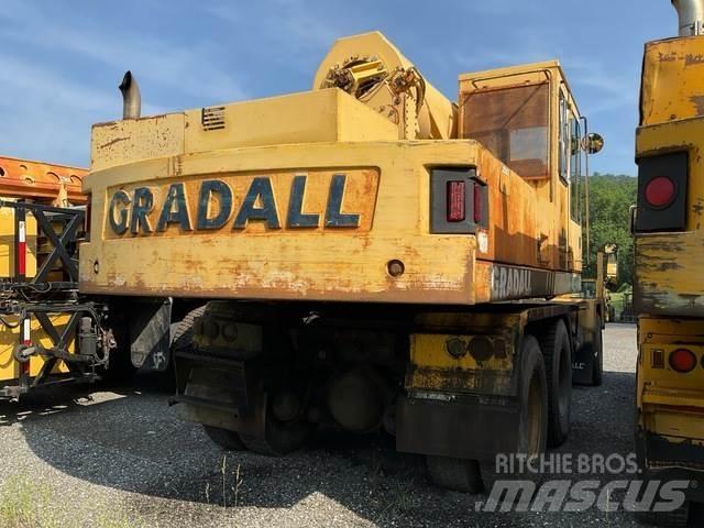 Gradall XL4100 Ekskavatori uz riteņiem