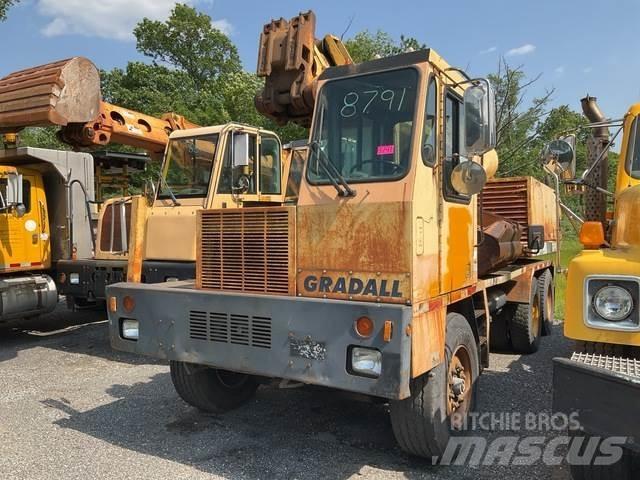 Gradall XL4100 Ekskavatori uz riteņiem