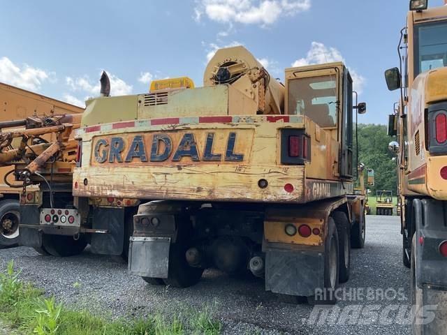 Gradall XL4100 Ekskavatori uz riteņiem