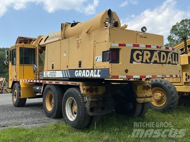 Gradall XL4100 Ekskavatori uz riteņiem