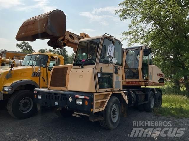 Gradall XL4100 Ekskavatori uz riteņiem