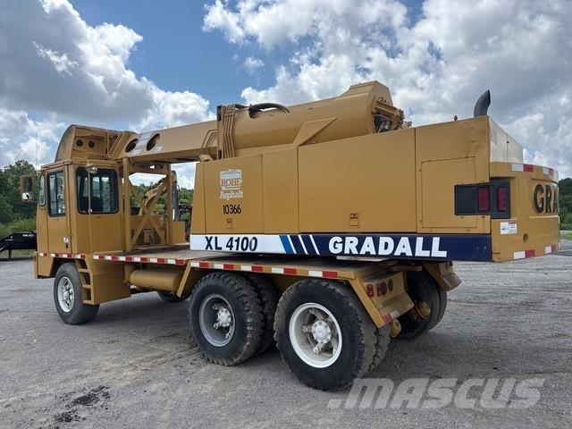 Gradall XL4100 Ekskavatori uz riteņiem