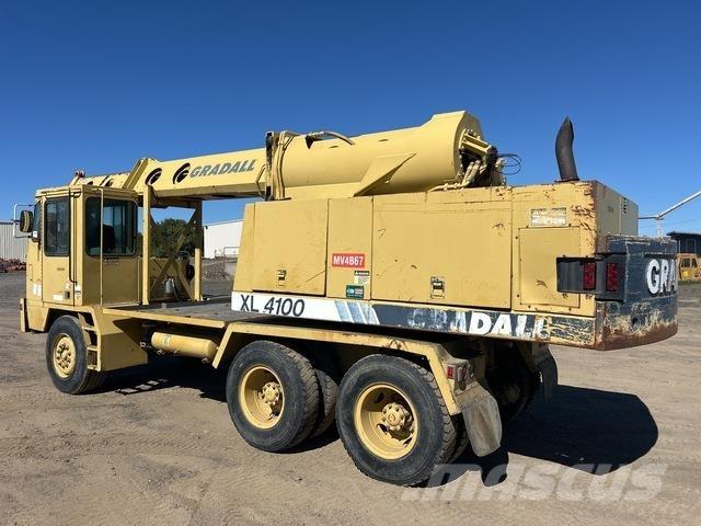 Gradall XL4100 Ekskavatori uz riteņiem