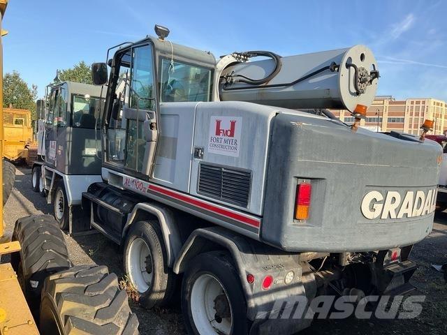 Gradall XL4100 Ekskavatori uz riteņiem