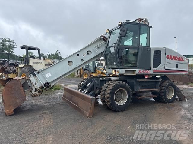 Gradall XL4300 Ekskavatori uz riteņiem