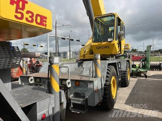 Grove RT530E Celtņi nelīdzenām virsmām