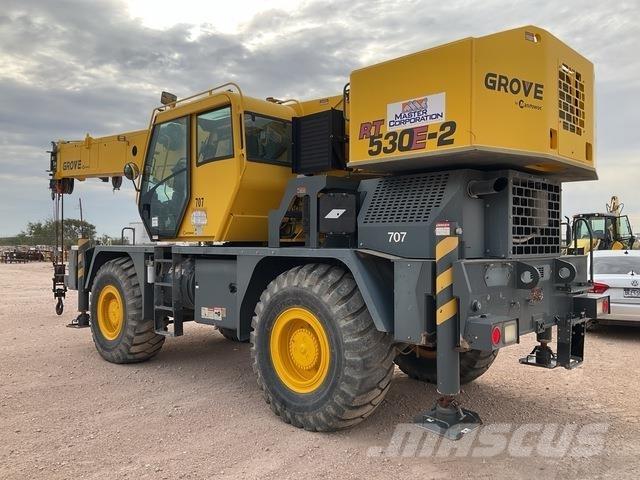 Grove RT530E-2 Celtņi nelīdzenām virsmām