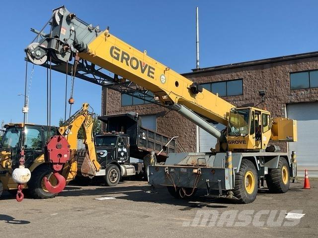 Grove RT600E Celtņi nelīdzenām virsmām