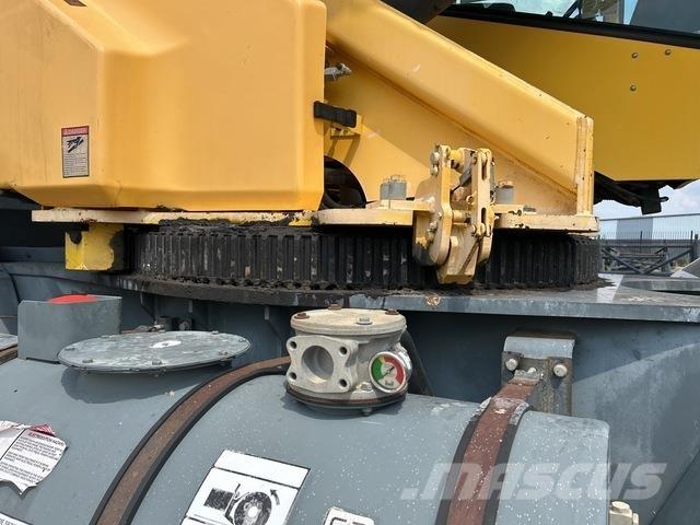 Grove RT700E Celtņi nelīdzenām virsmām