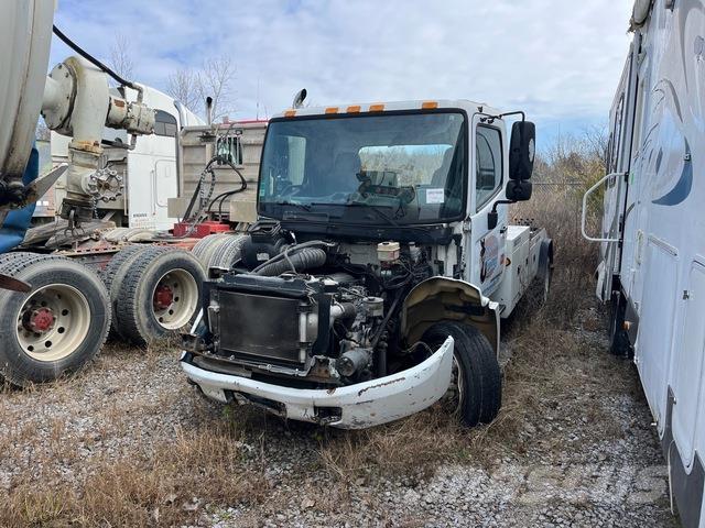 Hino  Evakuators ar manipulatoru