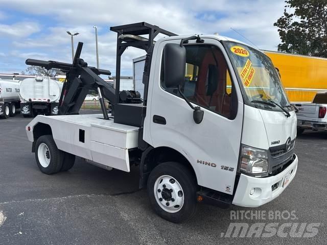 Hino 155 Evakuators ar manipulatoru
