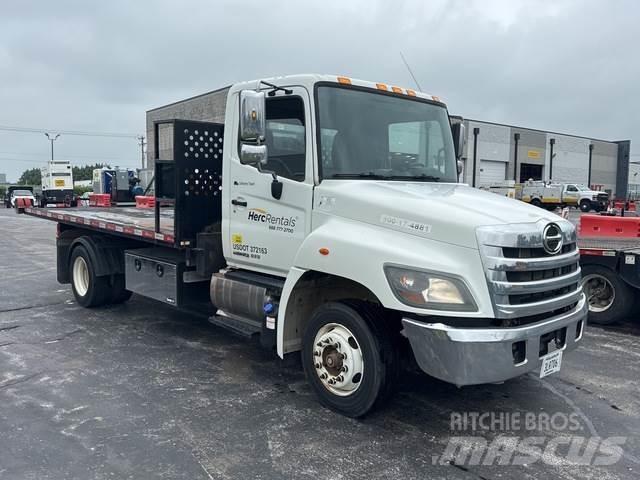 Hino 258ALP Evakuators ar manipulatoru