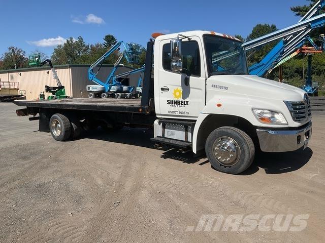 Hino 268 Evakuators ar manipulatoru