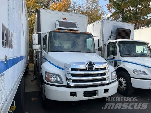 Hino 338 Furgons