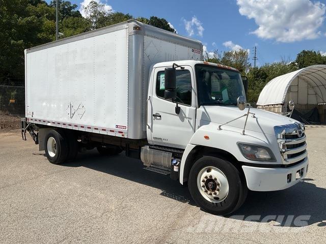 Hino 338 Furgons