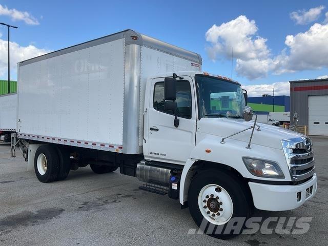 Hino 338 Furgons