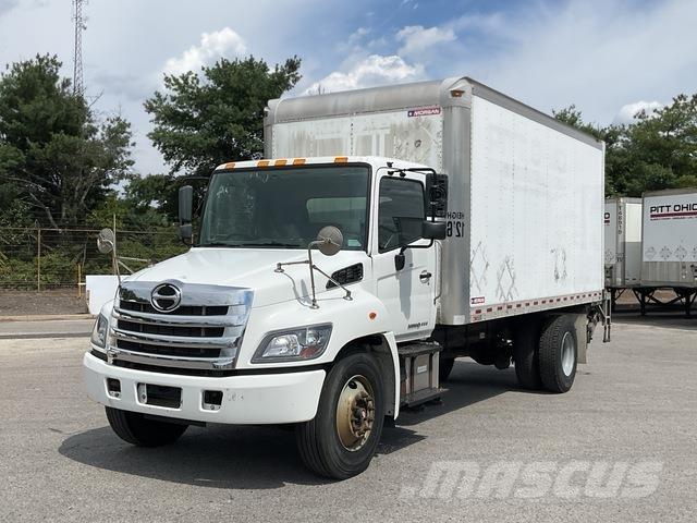 Hino 338 Furgons