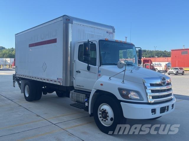 Hino 338 Furgons