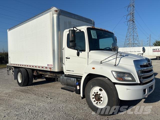 Hino 338 Furgons