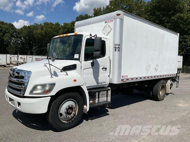 Hino 338 Furgons