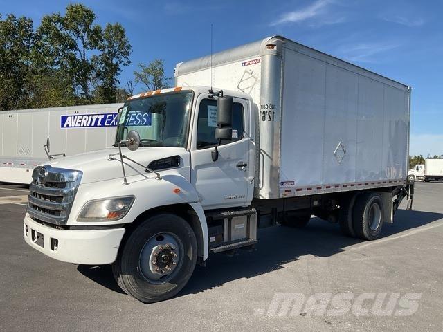Hino 338 Furgons
