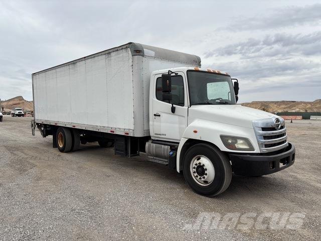 Hino 338 Furgons