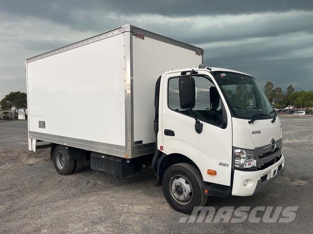 Hino 921 Furgons