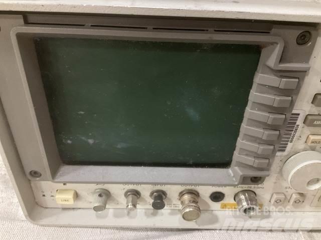 HP 8563A Būvniecība- Citi