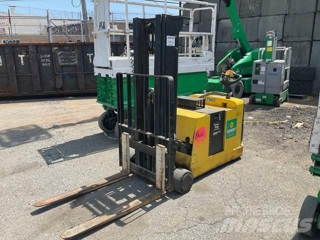 Hyster W30ZC Pašgājēji krautnētāji
