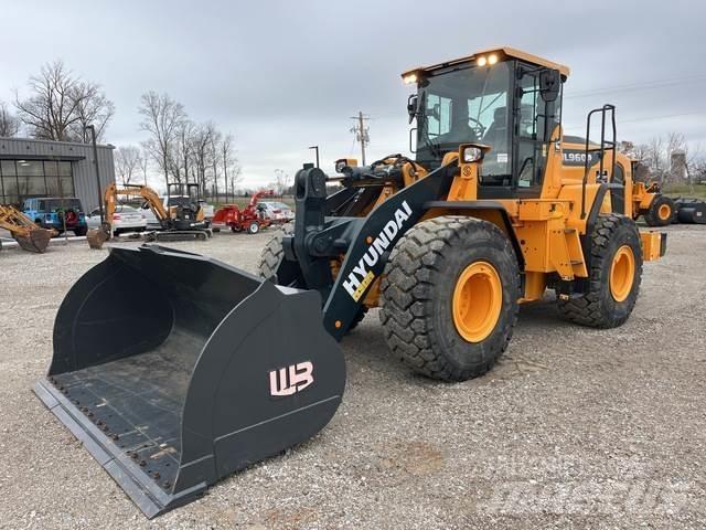 Hyundai HL960A Iekrāvēji uz riteņiem