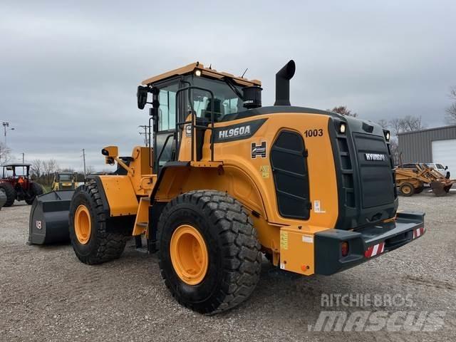 Hyundai HL960A Iekrāvēji uz riteņiem