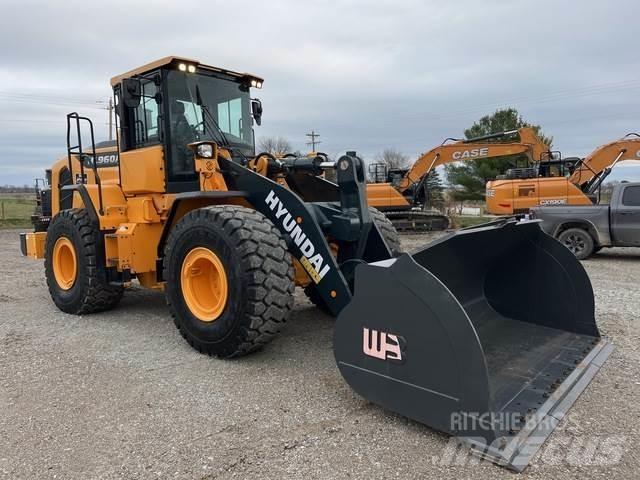 Hyundai HL960A Iekrāvēji uz riteņiem