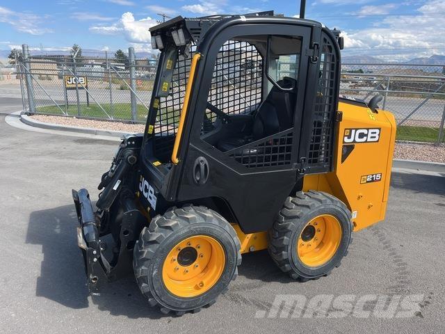 JCB 215 Lietoti riteņu kompaktiekrāvēji