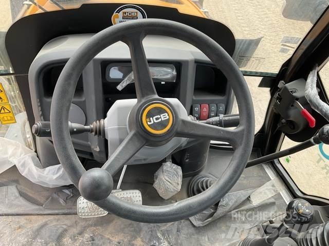 JCB 3DX Ekskavatori-iekrāvēji