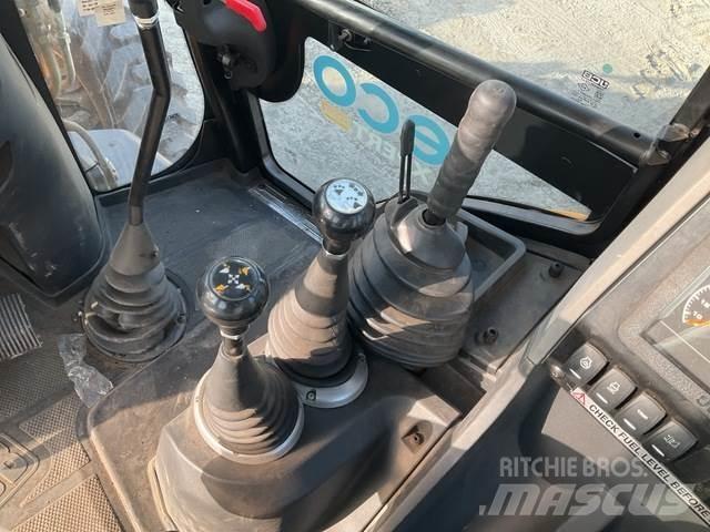 JCB 3DX Ekskavatori-iekrāvēji