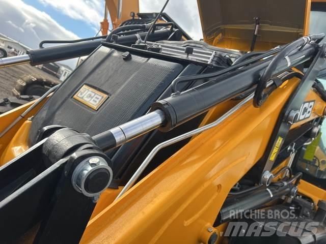 JCB 3DX Ekskavatori-iekrāvēji