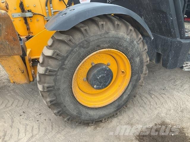 JCB 535-125 Teleskopiskie manipulatori