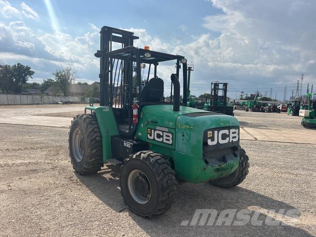 JCB 930 Apvidus autokrāvējs