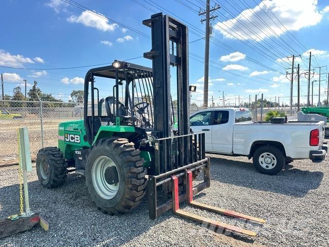 JCB 930 Apvidus autokrāvējs