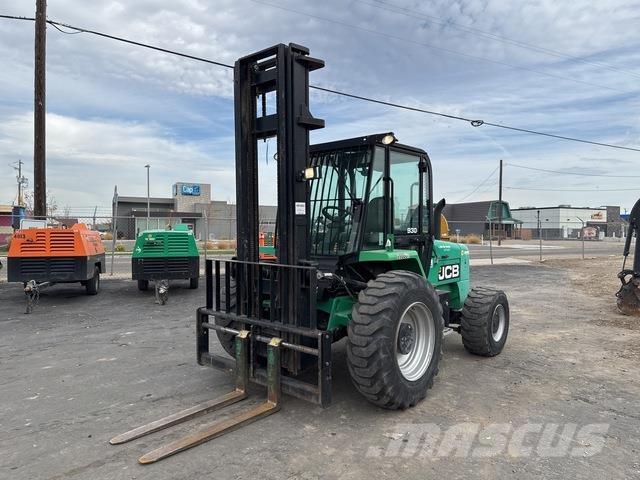 JCB 930 Apvidus autokrāvējs