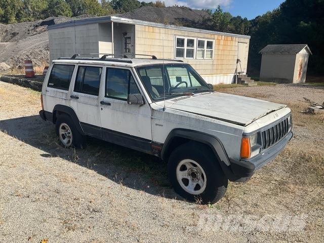 Jeep Cherokee Automašīnas