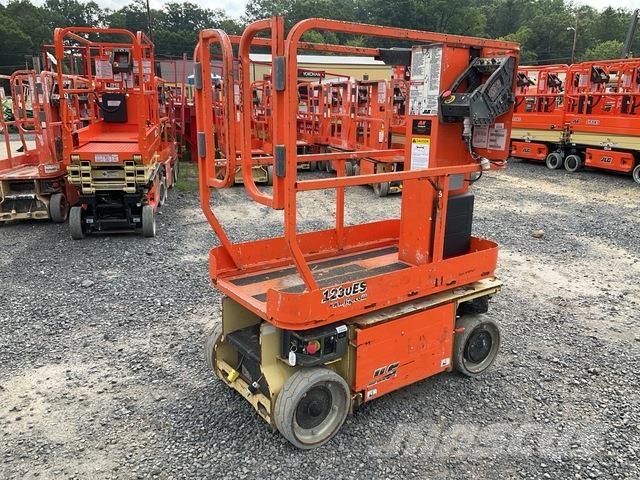 JLG 1230ES Vertikālie pacēlāji