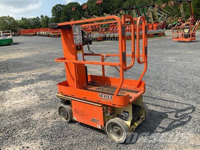 JLG 1230ES Vertikālie pacēlāji