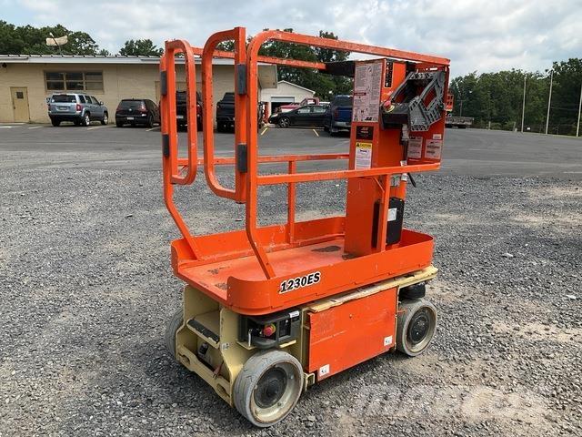JLG 1230ES Vertikālie pacēlāji