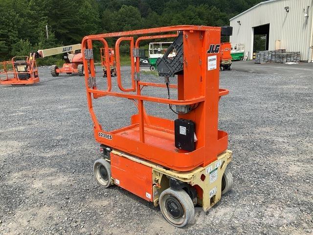 JLG 1230ES Vertikālie pacēlāji