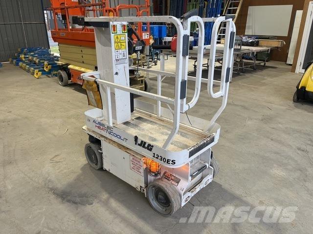 JLG 1230ES Vertikālie pacēlāji